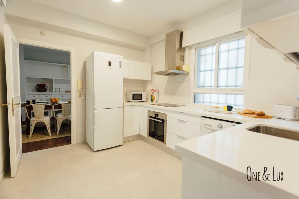 O&L Aire - Spacious And Bright Apartment In The Heart Of Sevilla Buitenkant foto